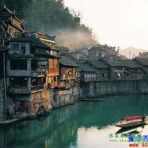 【長沙往返路線1】張家界、鳳凰古城、天子山、黃龍洞三晚四日游